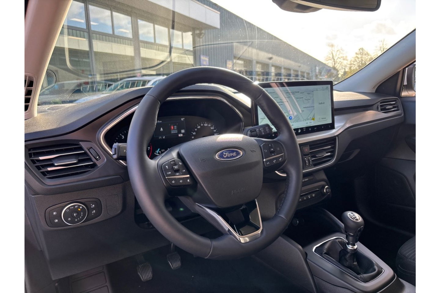 Ford Focus 1.0 TITANIUM X AIRCO WIDESCREEN PDC WINTERPACK.