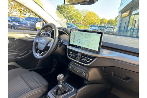 Ford Focus 1.0 TITANIUM X AIRCO WIDESCREEN PDC WINTERPACK.