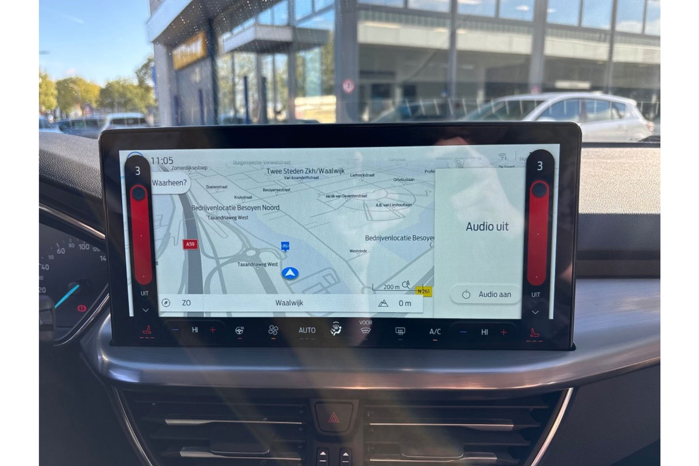 Ford Focus 1.0 TITANIUM X AIRCO WIDESCREEN PDC WINTERPACK.