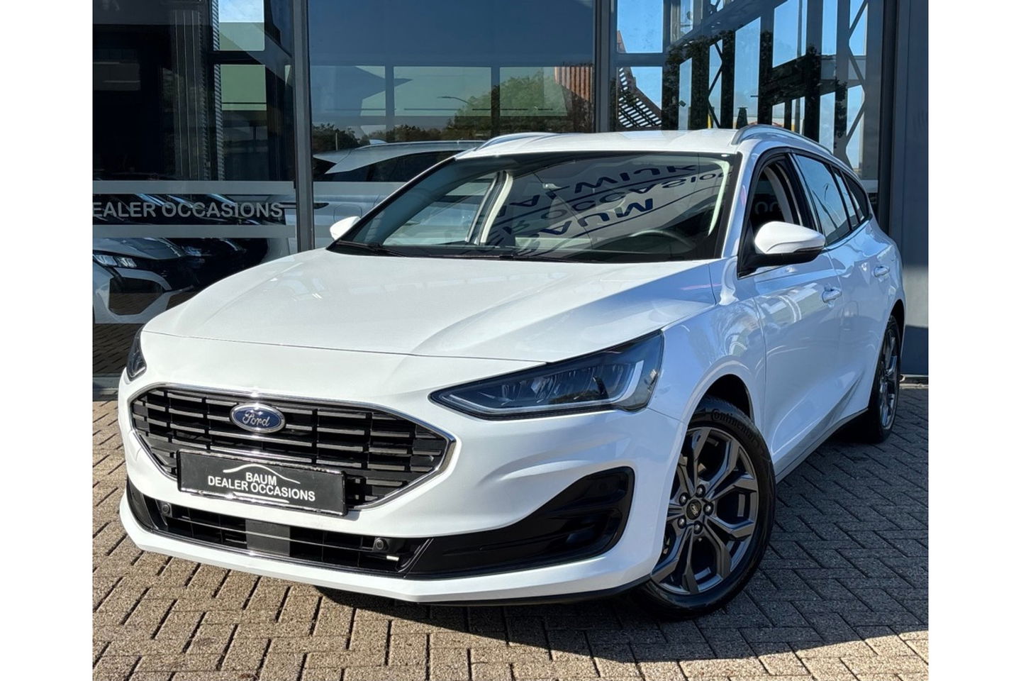 Ford Focus 1.0 TITANIUM X AIRCO WIDESCREEN PDC WINTERPACK.