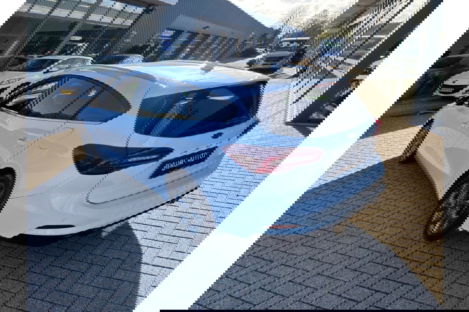 Ford Focus 1.0 TITANIUM X AIRCO WIDESCREEN PDC WINTERPACK.