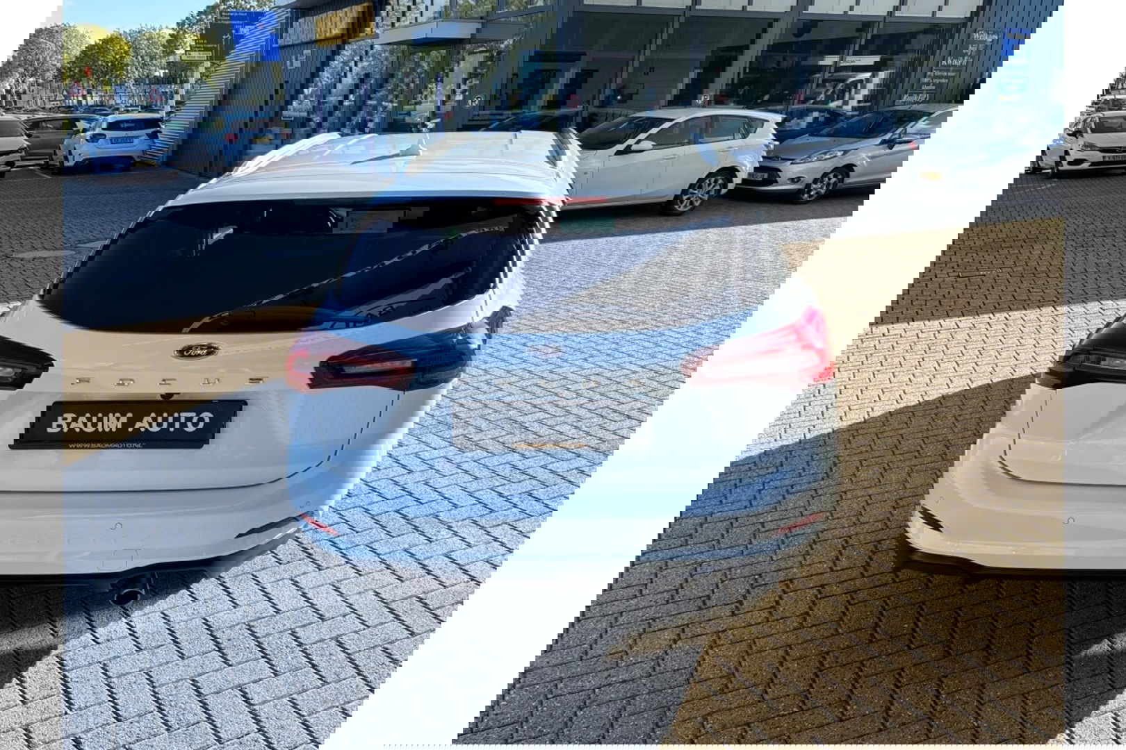 Ford Focus 1.0 TITANIUM X AIRCO WIDESCREEN PDC WINTERPACK.