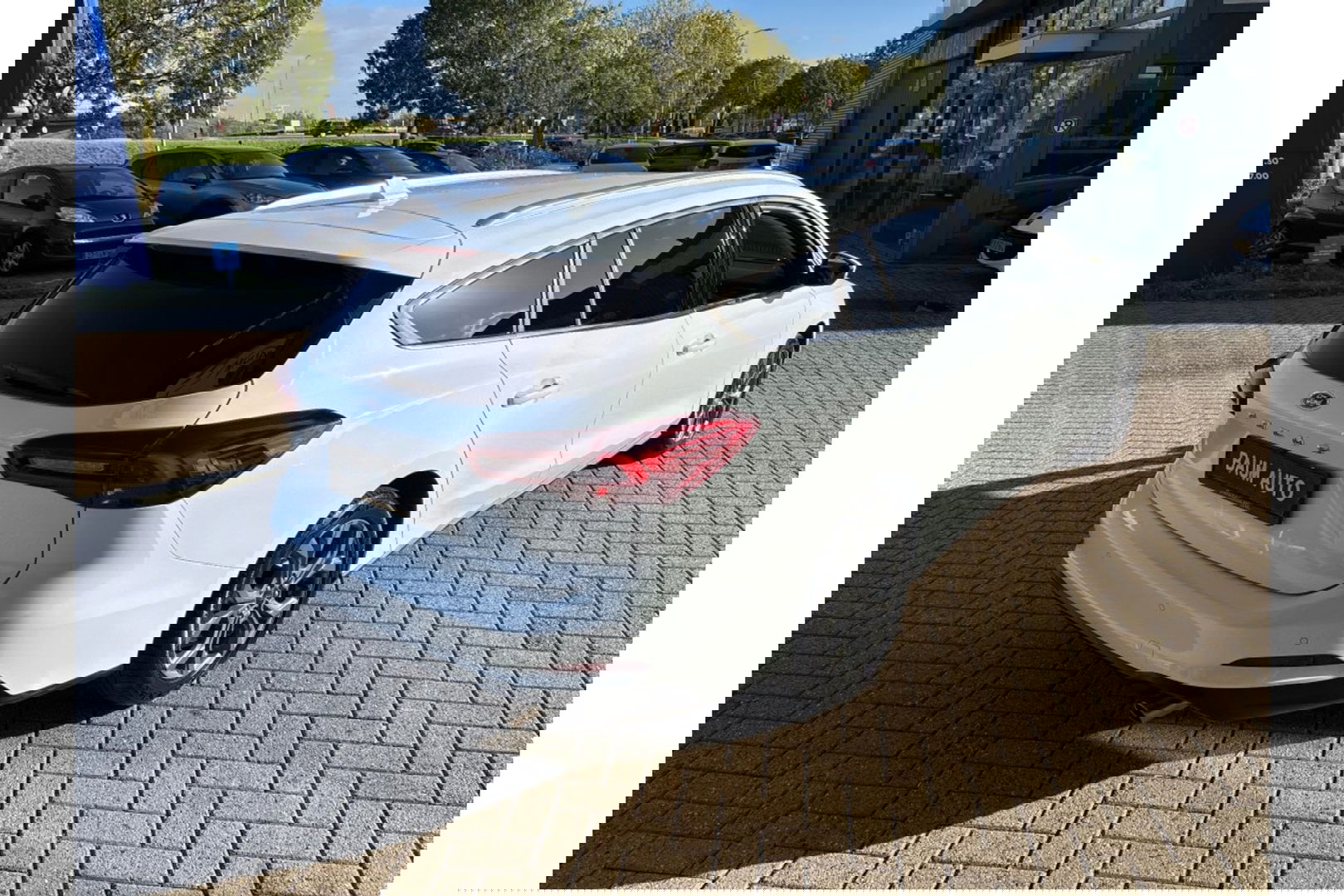 Ford Focus 1.0 TITANIUM X AIRCO WIDESCREEN PDC WINTERPACK.