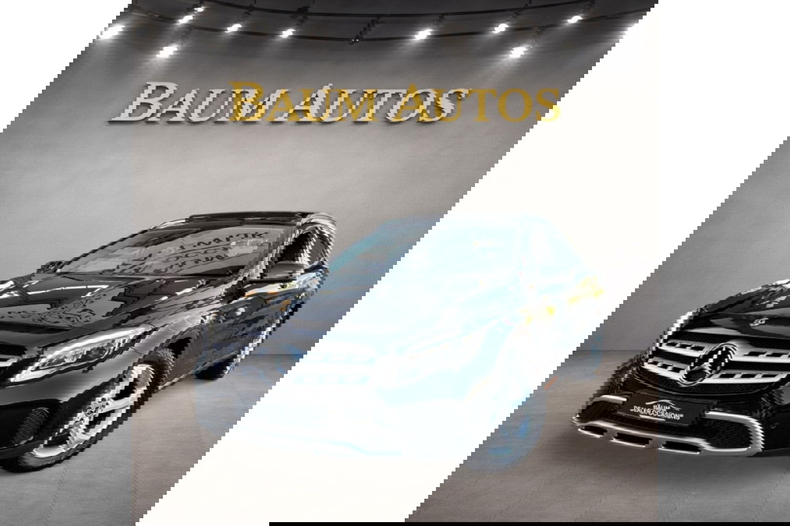 Mercedes-Benz GLA 200 PREMIUM PLUS AUTOMAAT PANORAMA AIRCO NAVI PDC.