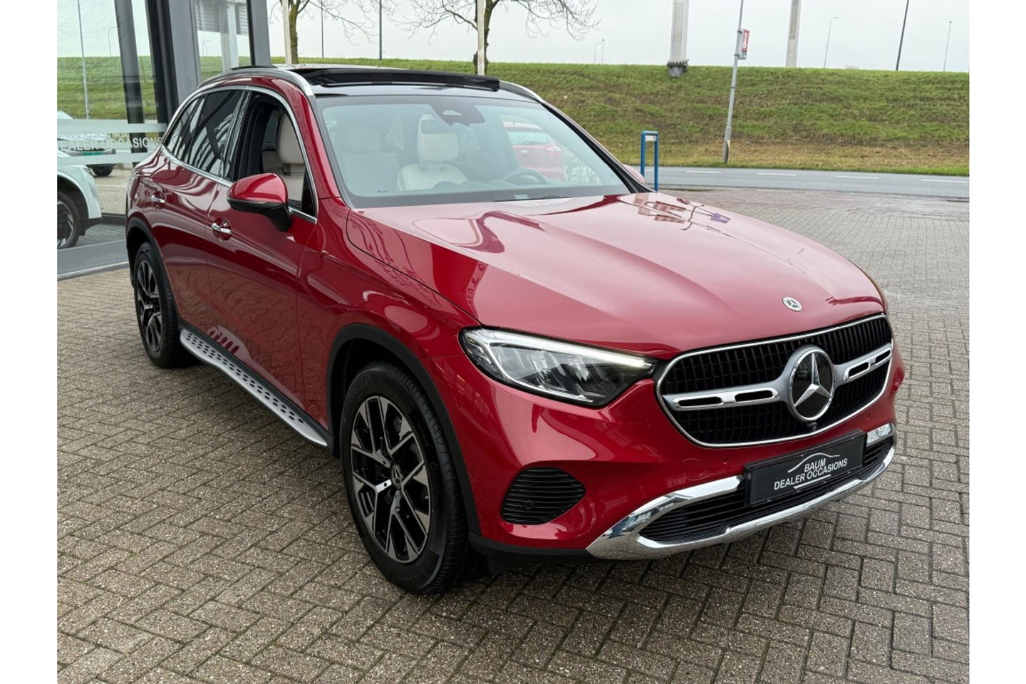 Mercedes-Benz GLC 300DE 4MATIC AMG LINE PANORAMA LEER NAVI PDC360GR.