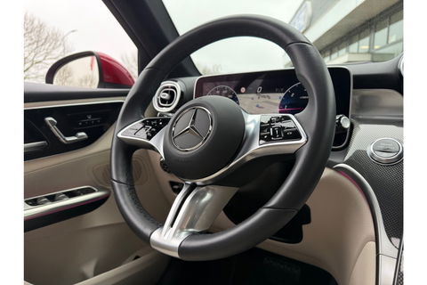 Mercedes-Benz GLC 300DE 4MATIC AMG LINE PANORAMA LEER NAVI PDC360GR.