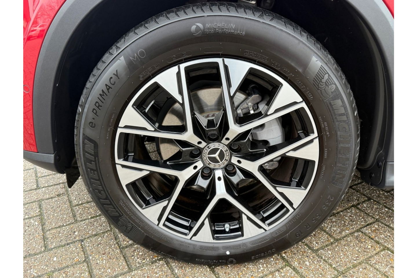 Mercedes-Benz GLC 300DE 4MATIC AMG LINE PANORAMA LEER NAVI PDC360GR.