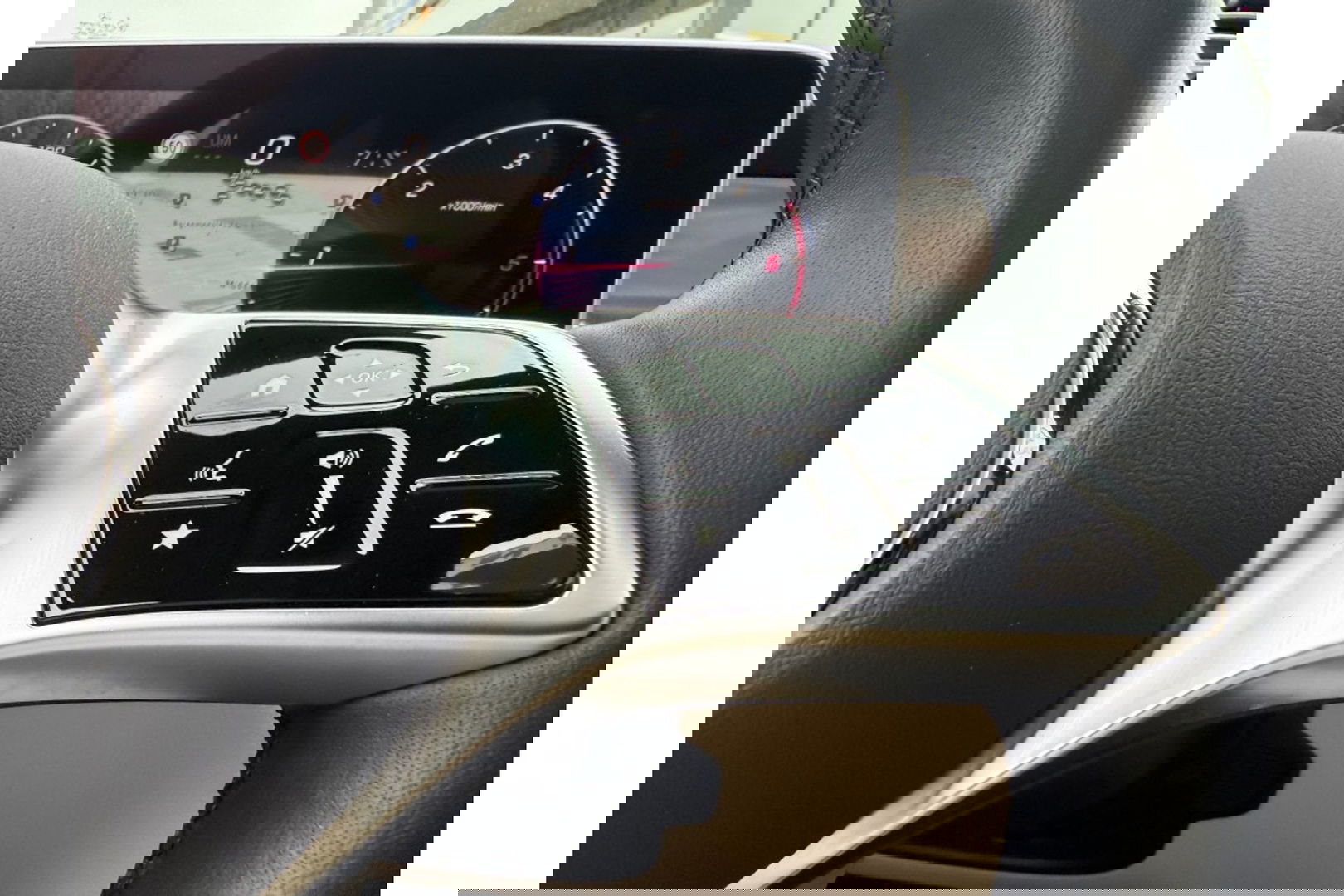 Mercedes-Benz GLC 300DE 4MATIC AMG LINE PANORAMA LEER NAVI PDC360GR.