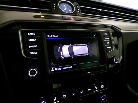 Volkswagen Passat Variant 1.4 TSI Highline Business R-Line "Origineel NL!" Automaat! Apple-Carplay Xenon 19"Velgen Adaptive-cruise