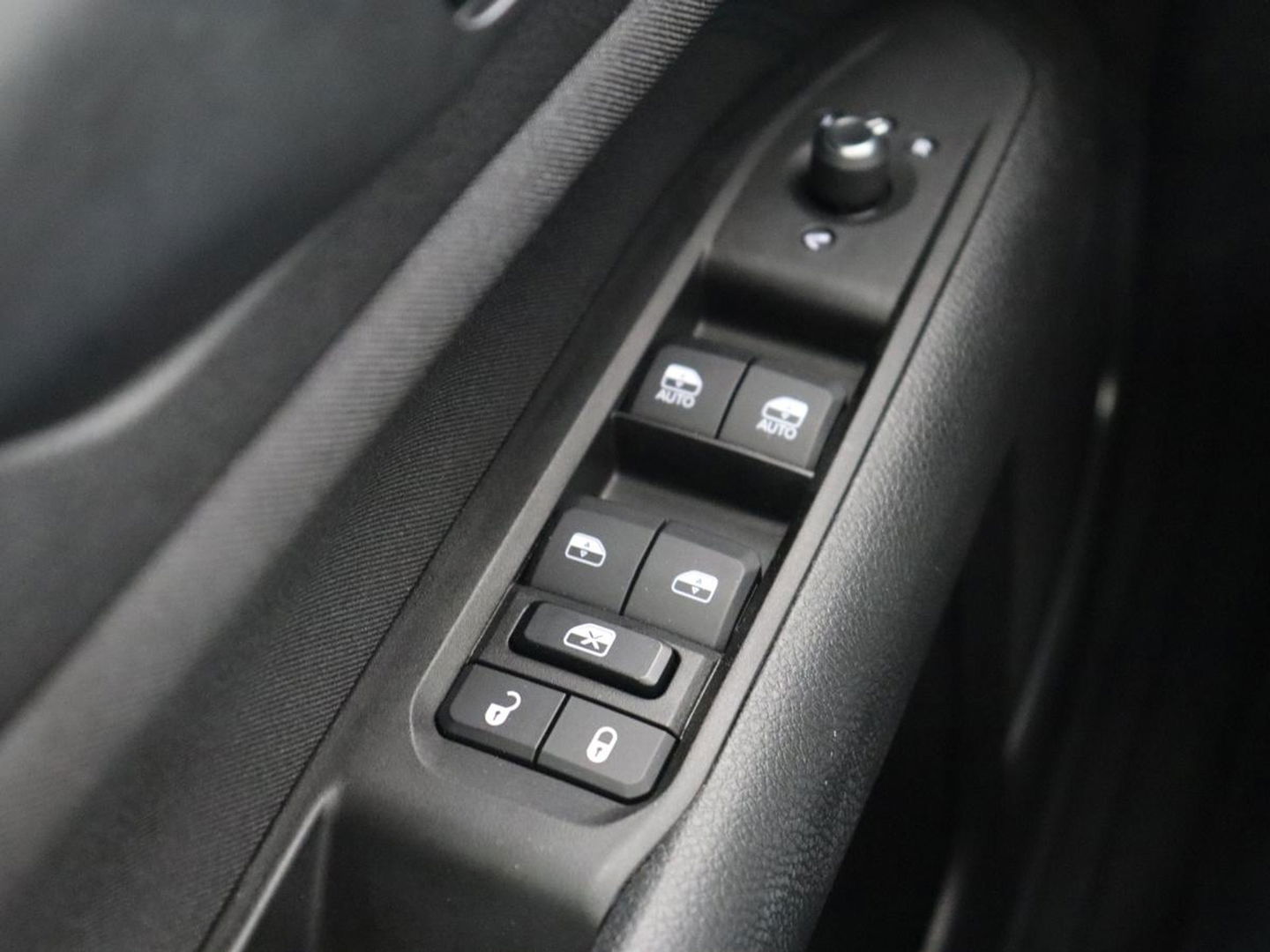 Jeep Compass 4xe 240 Plug-in Hybrid Electric S | Stoel & stuurverwarming | Half leder | Camera | Adaptive cruise | Carplay | Keyless | PHEV