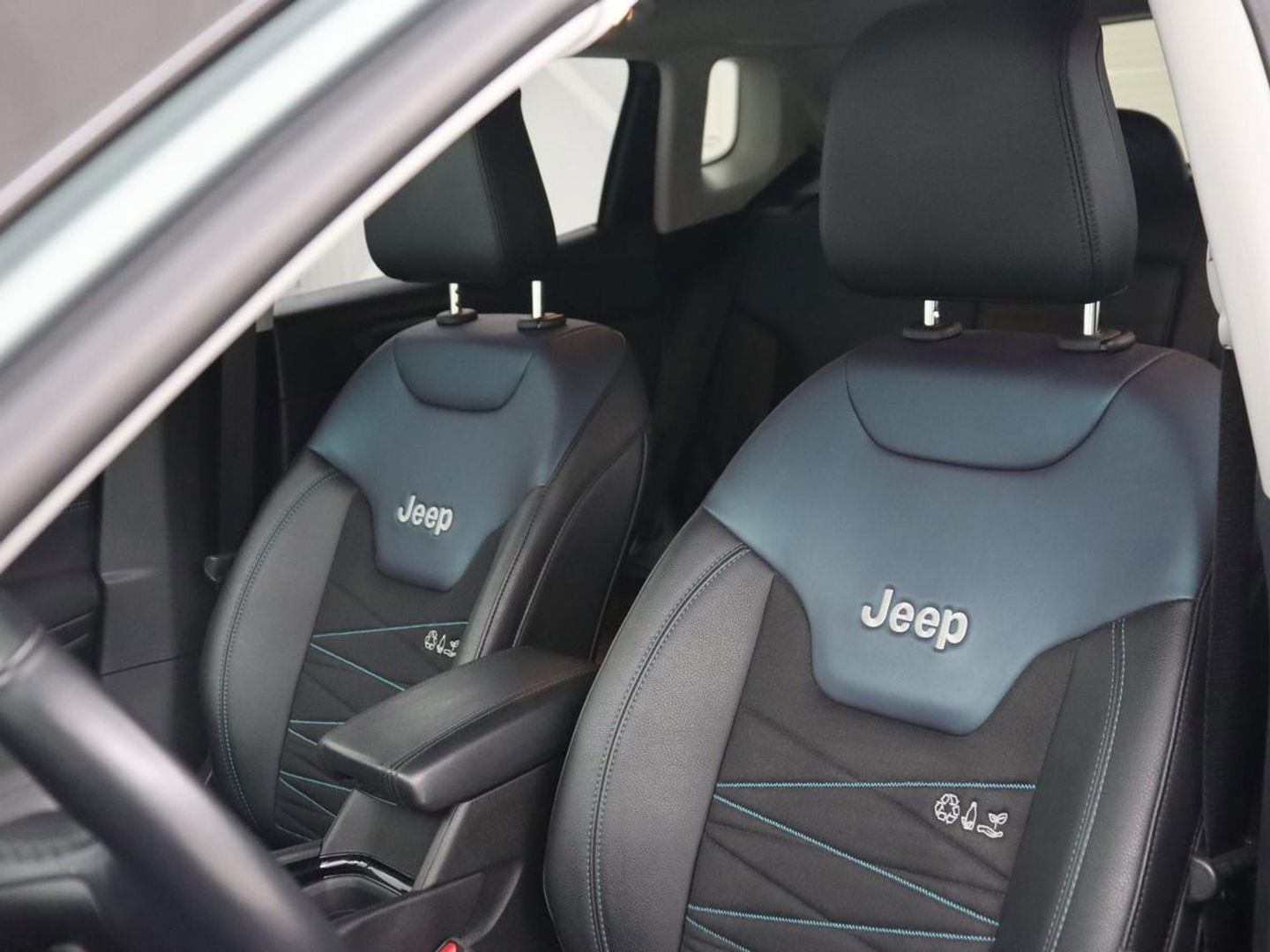 Jeep Compass 4xe 240 Plug-in Hybrid Electric S | Stoel & stuurverwarming | Half leder | Camera | Adaptive cruise | Carplay | Keyless | PHEV