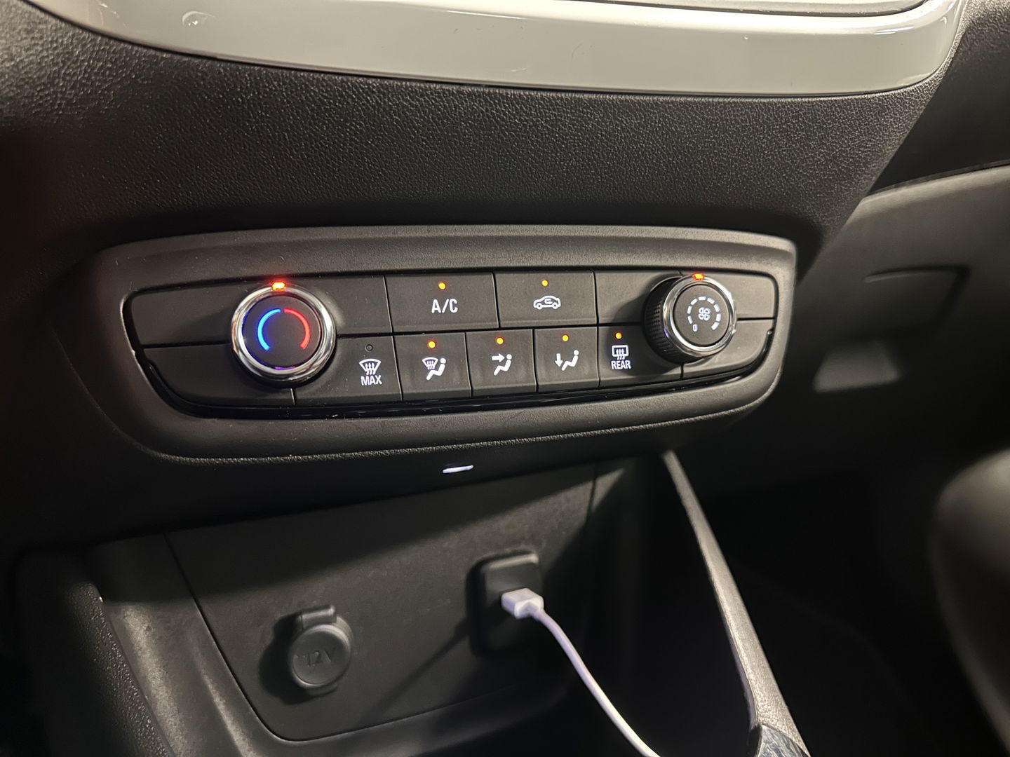 Opel Crossland X 1.2 Turbo Edition 2020 | Cruise Control | Apple Carplay | Android Auto | Airconditioning | Trekhaak | Lane Assist | Elektrisch Bedienbare Spiegels