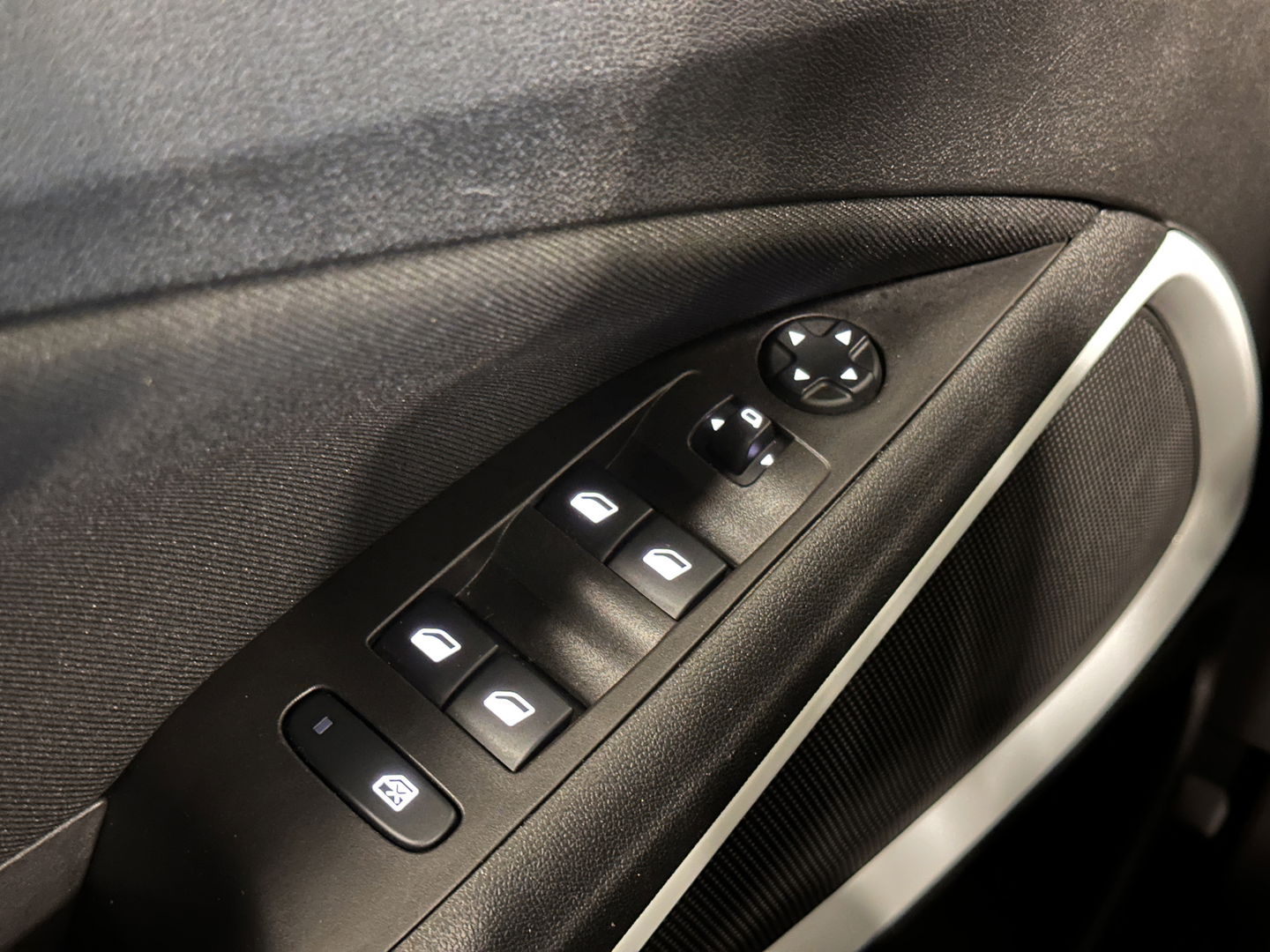 Opel Crossland X 1.2 Turbo Edition 2020 | Cruise Control | Apple Carplay | Android Auto | Airconditioning | Trekhaak | Lane Assist | Elektrisch Bedienbare Spiegels