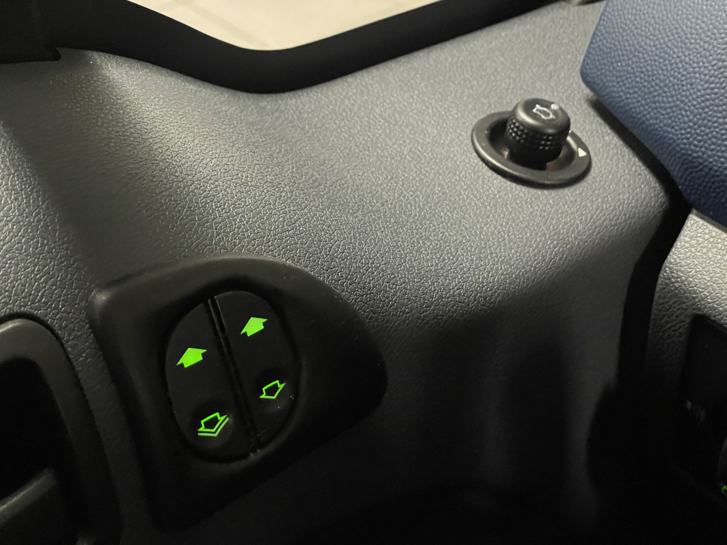 Ford Transit Connect T220S 1.8 TDCi Trend | Airconditioning | AUX | Elektrische ramen | Tussenschot | Achterdeuren |