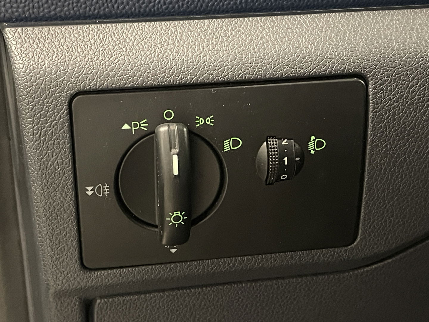 Ford Transit Connect T220S 1.8 TDCi Trend | Airconditioning | AUX | Elektrische ramen | Tussenschot | Achterdeuren |