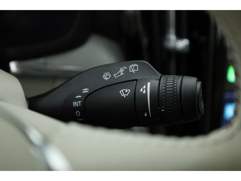 Volvo V60 2.0 T6 Plug-in hybrid AWD Plus Dark | ACC | BLIS | H&K | Stuur- & 4x stoelverw. | Elek. Voorstoelen |