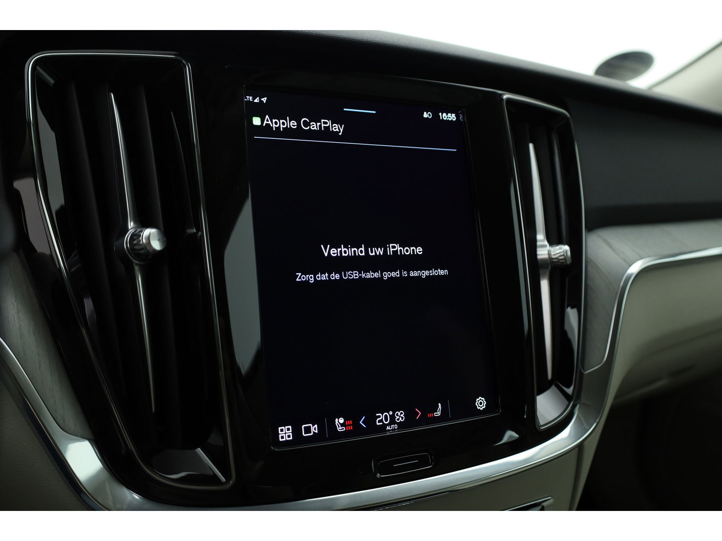 Volvo V60 2.0 T6 Plug-in hybrid AWD Plus Dark | ACC | BLIS | H&K | Stuur- & 4x stoelverw. | Elek. Voorstoelen |