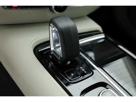 Volvo V60 2.0 T6 Plug-in hybrid AWD Plus Dark | ACC | BLIS | H&K | Stuur- & 4x stoelverw. | Elek. Voorstoelen |