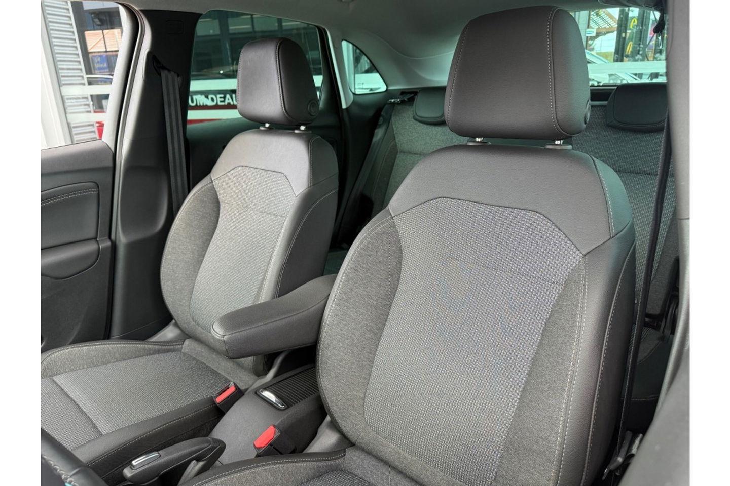 Opel Crossland 1.2 TURBO ELEGANCE 110PK AIRCO NAVI PDC-CAMERA.