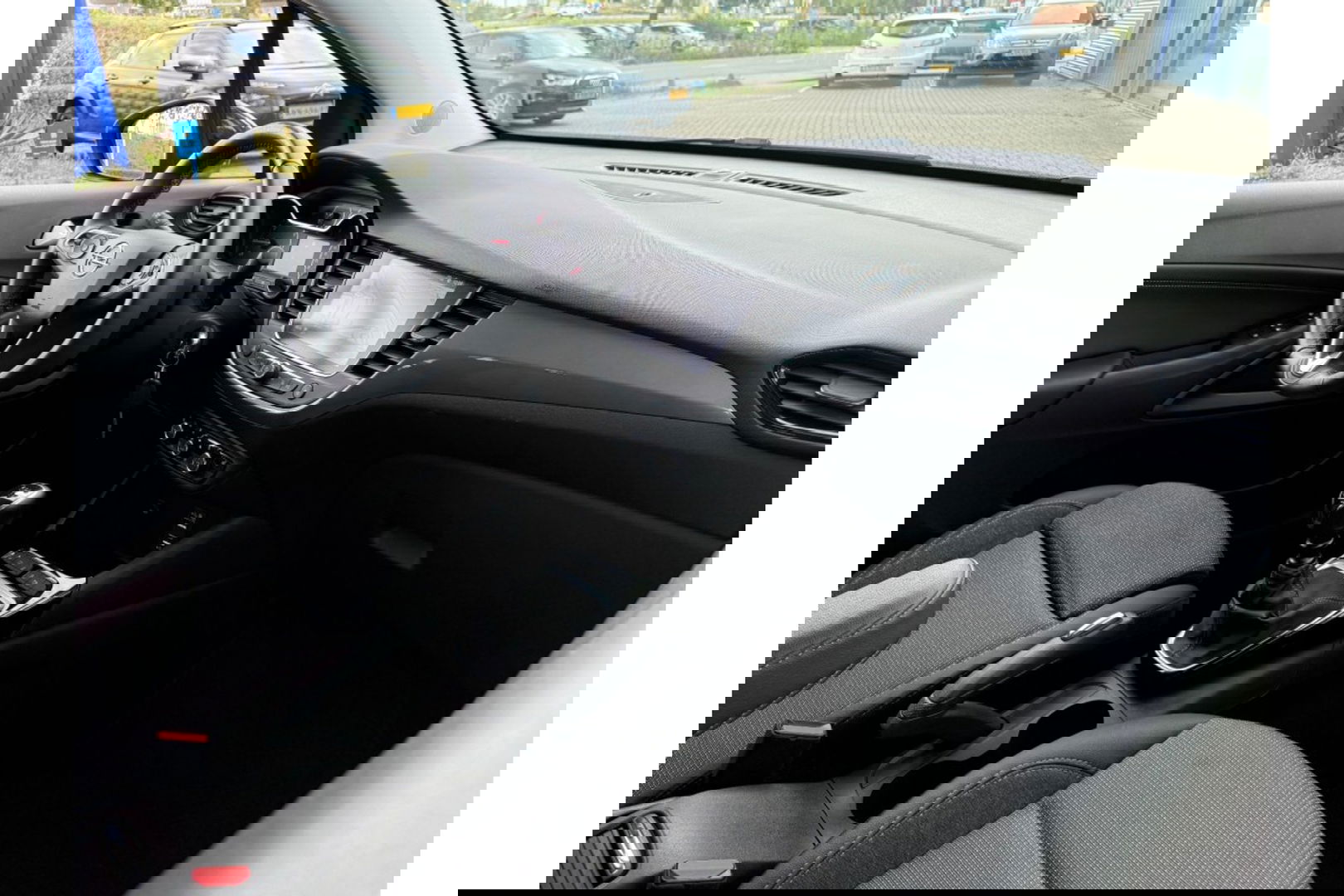 Opel Crossland 1.2 TURBO ELEGANCE 110PK AIRCO NAVI PDC-CAMERA.