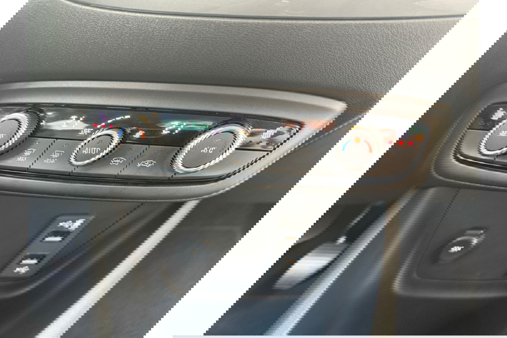 Opel Crossland 1.2 TURBO ELEGANCE 110PK AIRCO NAVI PDC-CAMERA.