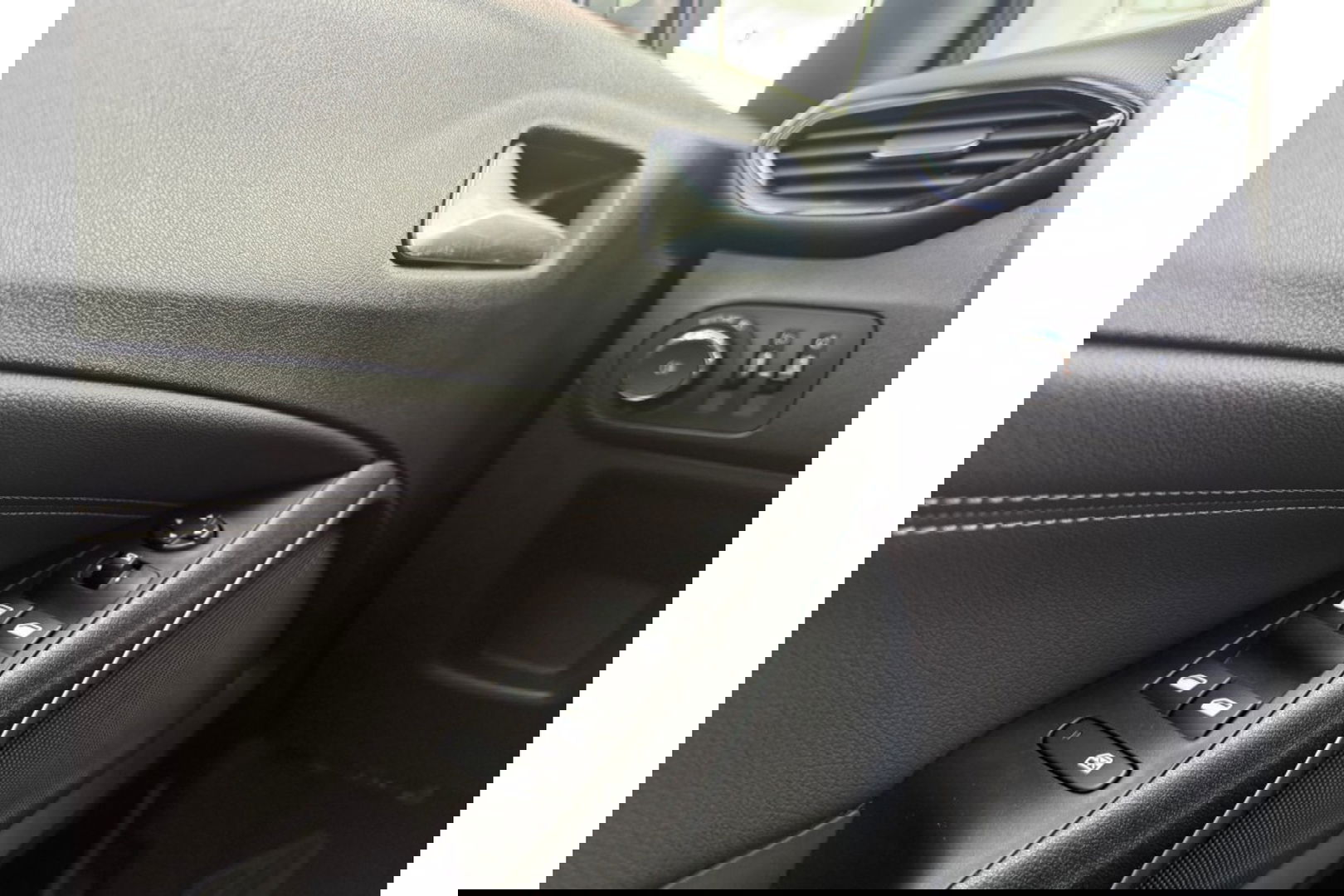 Opel Crossland 1.2 TURBO ELEGANCE 110PK AIRCO NAVI PDC-CAMERA.