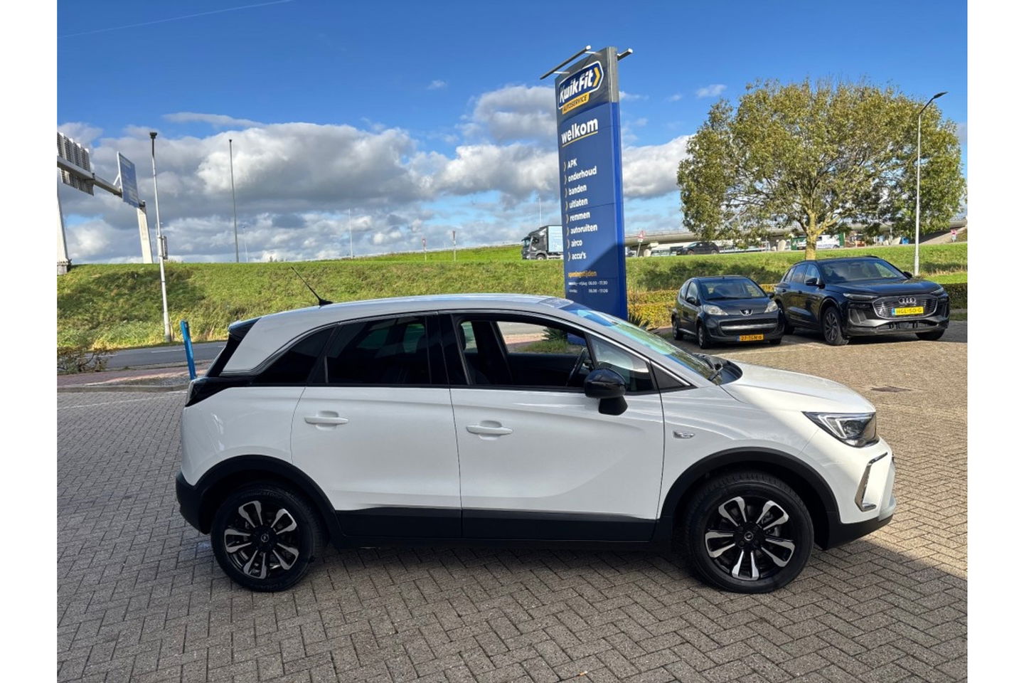 Opel Crossland 1.2 TURBO LEVEL 3 AUTOMAAT AIRCO NAVI PDC-CAMERA.