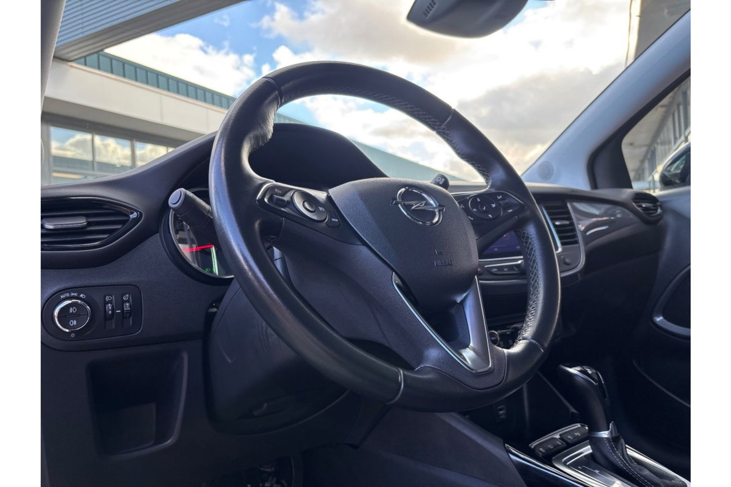 Opel Crossland 1.2 TURBO LEVEL 3 AUTOMAAT AIRCO NAVI PDC-CAMERA.