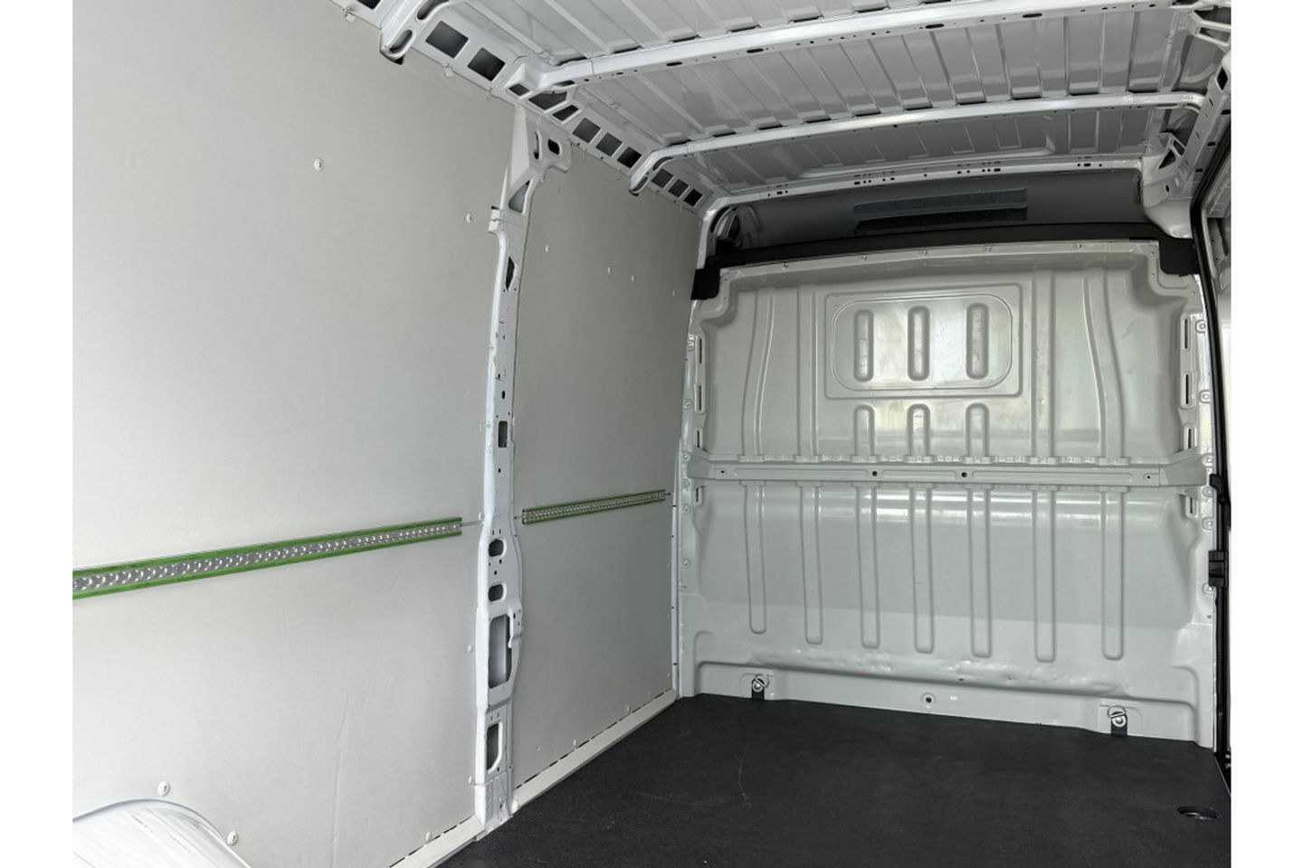 Opel Movano 2.2D L3H3 140PK 3.5T AIRCO NAVI PDC-CAMERA.