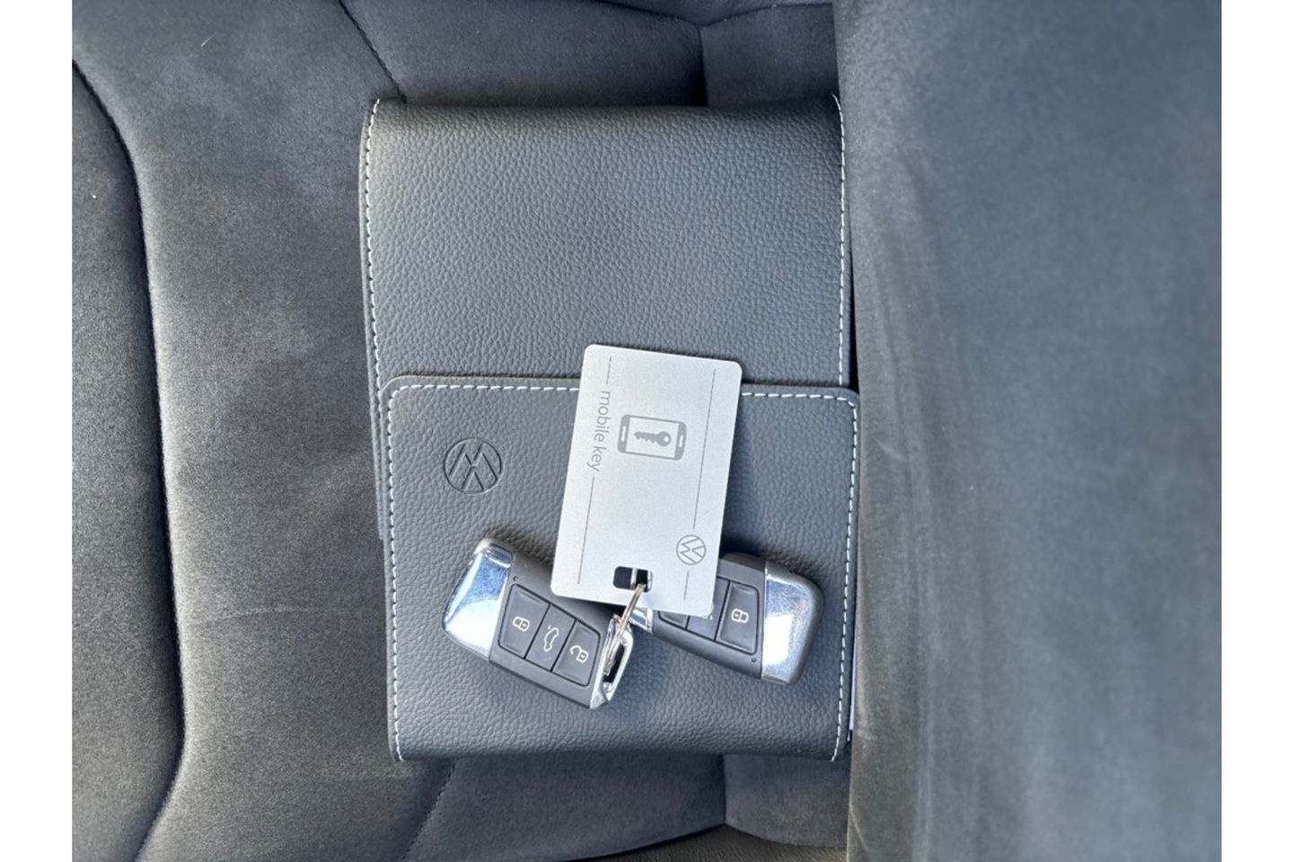 Volkswagen Arteon Shooting Brake 2.0 TSI R 320PK AUTOMAAT 4MOTION PANORAMA HEADUP.