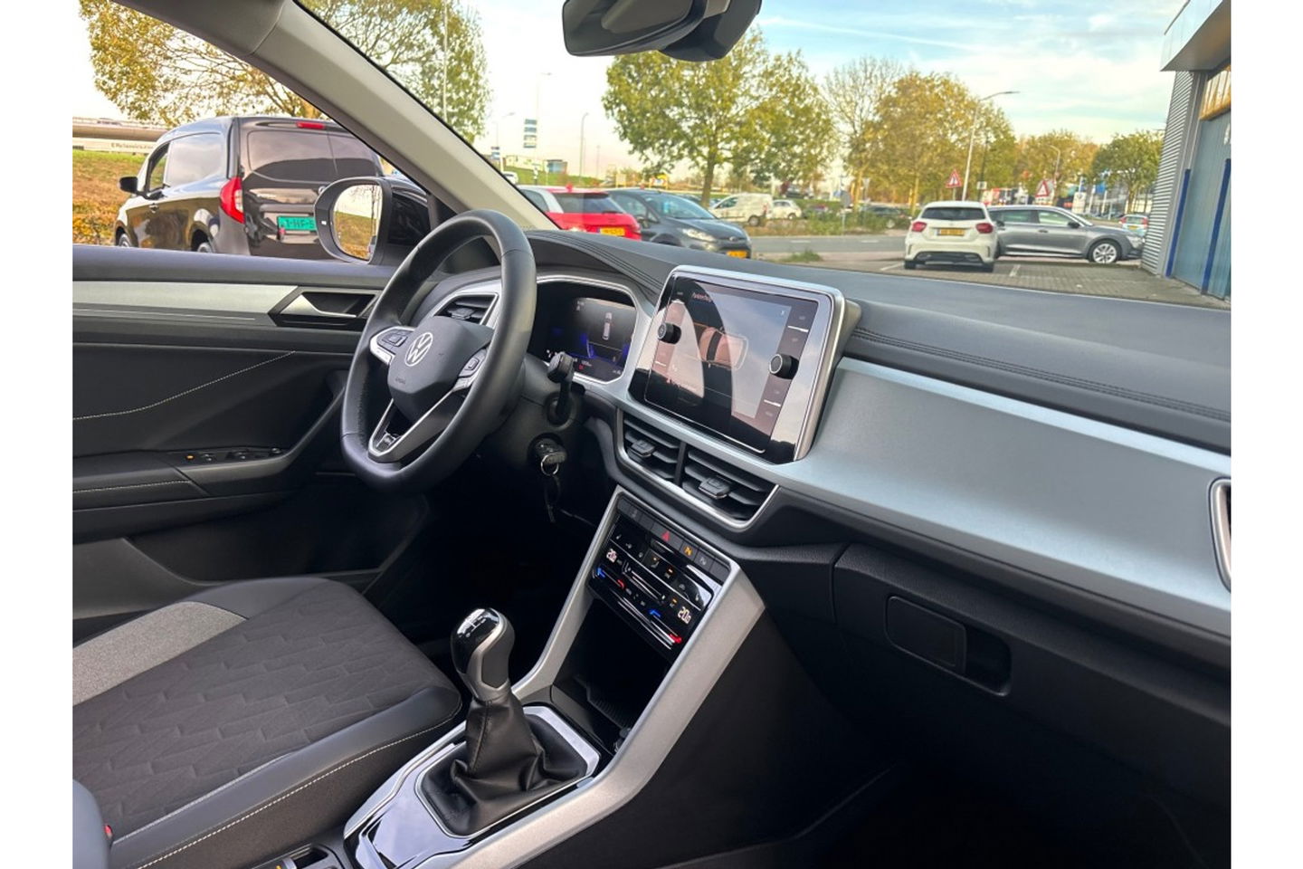 Volkswagen T-Roc 1.0 TSI GOAL EDITION AIRCO NAVI PDC LMV STOELVW