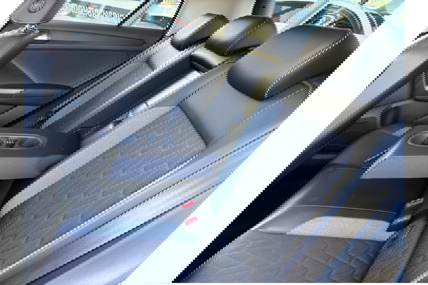 Volkswagen T-Roc 1.0 TSI GOAL EDITION AIRCO NAVI PDC LMV STOELVW