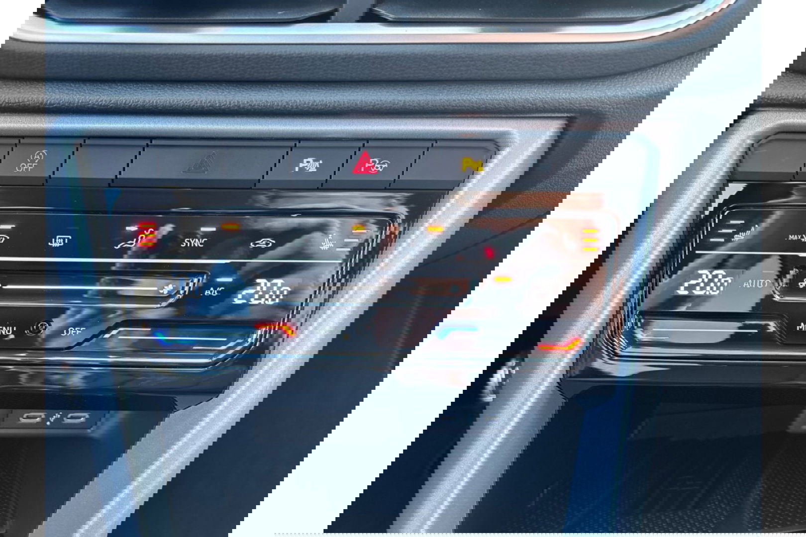 Volkswagen T-Roc 1.0 TSI GOAL EDITION AIRCO NAVI PDC LMV STOELVW