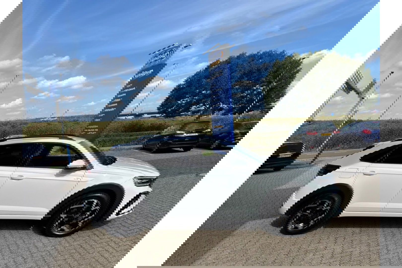 Volkswagen Taigo 1.0 TSI R-LINE AIRCO NAVI CARPLAY PDC STOELVERW.