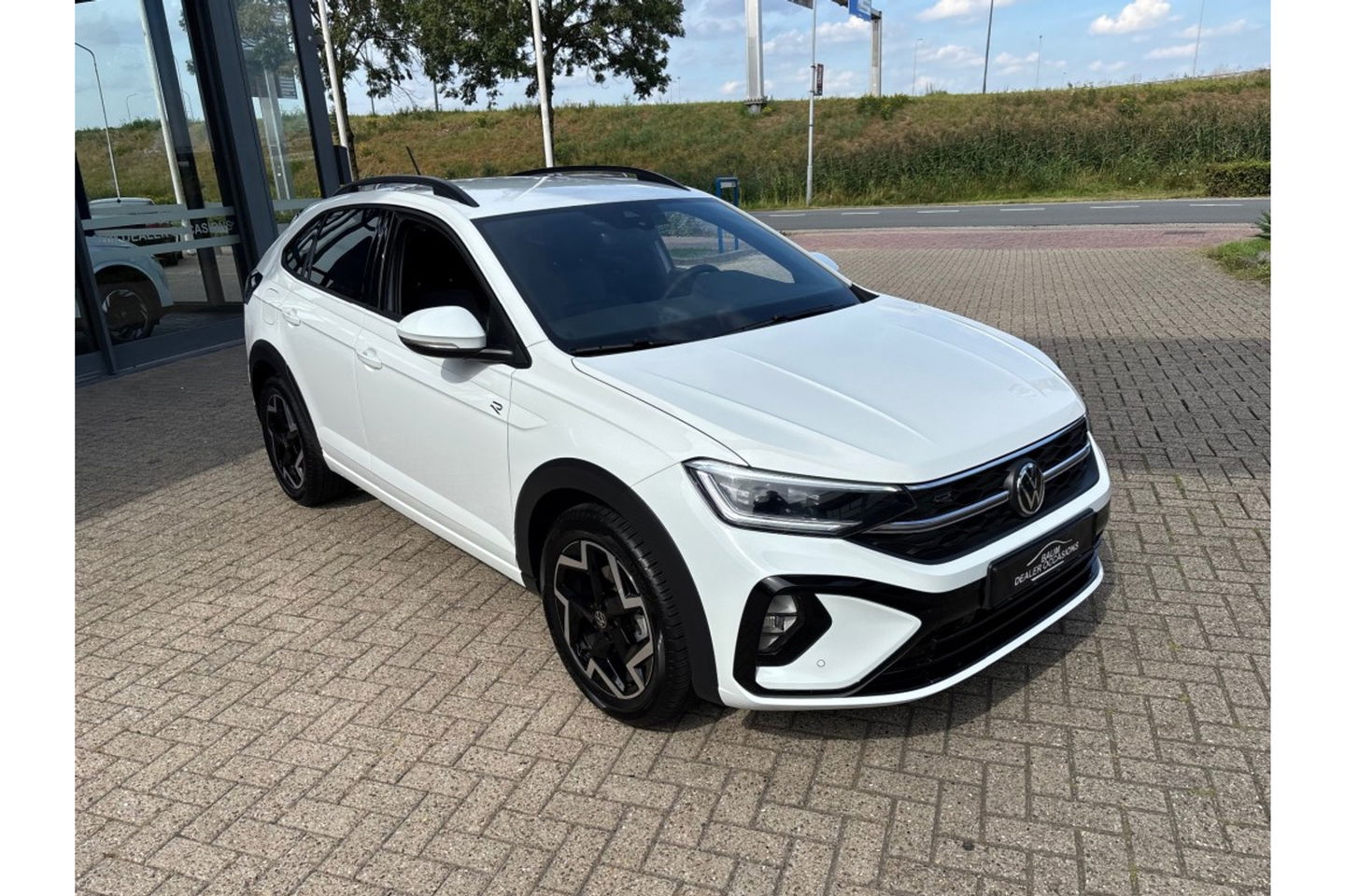 Volkswagen Taigo 1.0 TSI R-LINE AIRCO NAVI CARPLAY PDC STOELVERW.