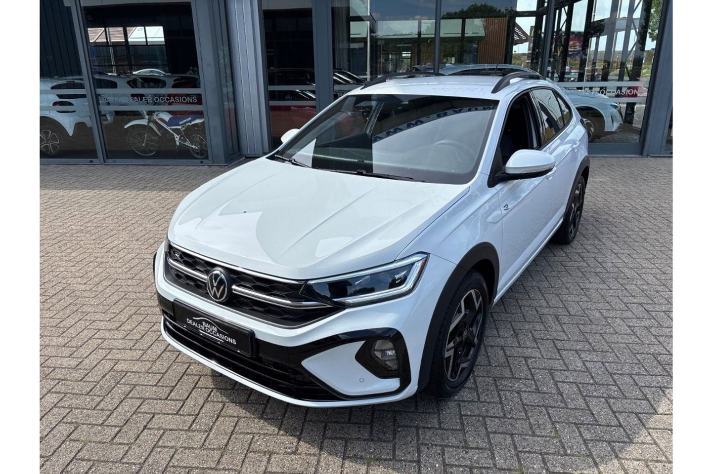 Volkswagen Taigo 1.0 TSI R-LINE AIRCO NAVI CARPLAY PDC STOELVERW.