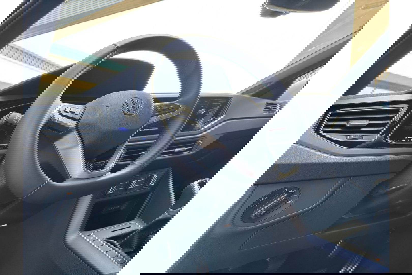 Volkswagen Taigo 1.0 TSI R-LINE AIRCO NAVI CARPLAY PDC STOELVERW.