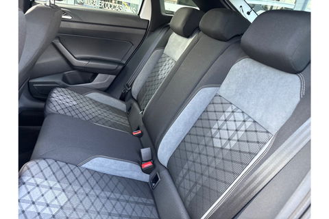 Volkswagen Taigo 1.0 TSI R-LINE AIRCO NAVI CARPLAY PDC STOELVERW.