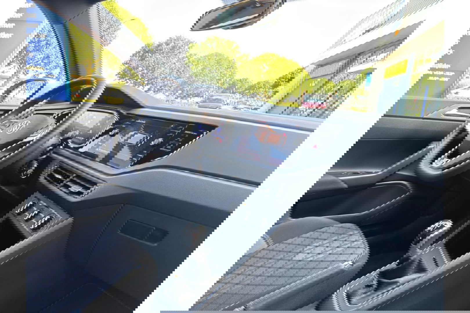 Volkswagen Taigo 1.0 TSI R-LINE AIRCO NAVI CARPLAY PDC STOELVERW.