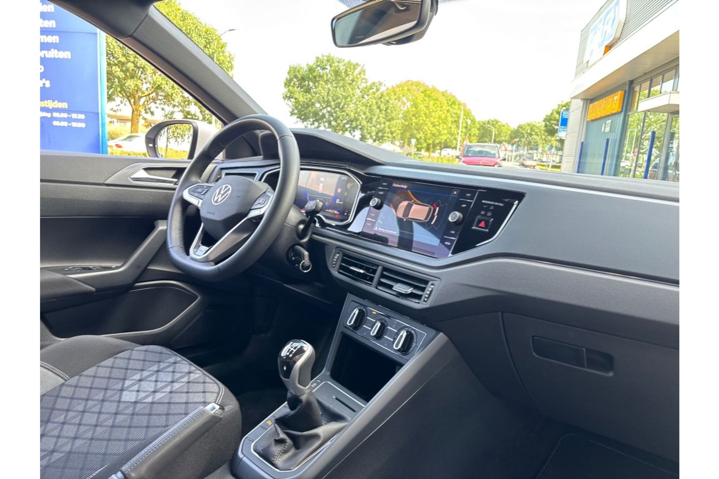 Volkswagen Taigo 1.0 TSI R-LINE AIRCO NAVI CARPLAY PDC STOELVERW.