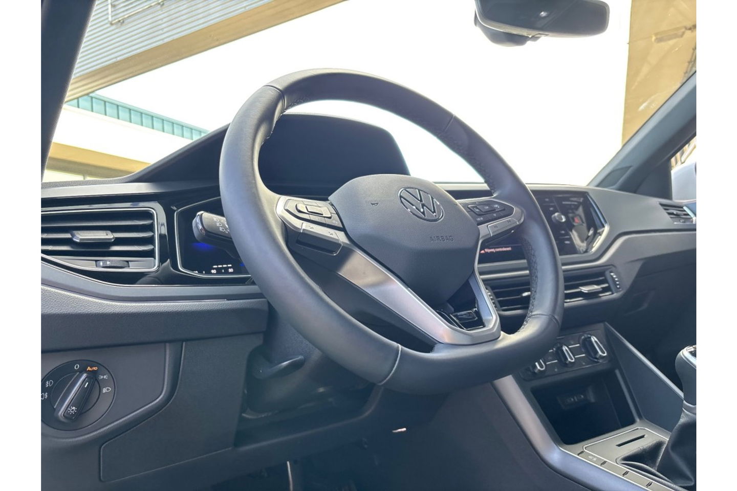 Volkswagen Taigo 1.0 TSI R-LINE AIRCO NAVI CARPLAY PDC STOELVERW.