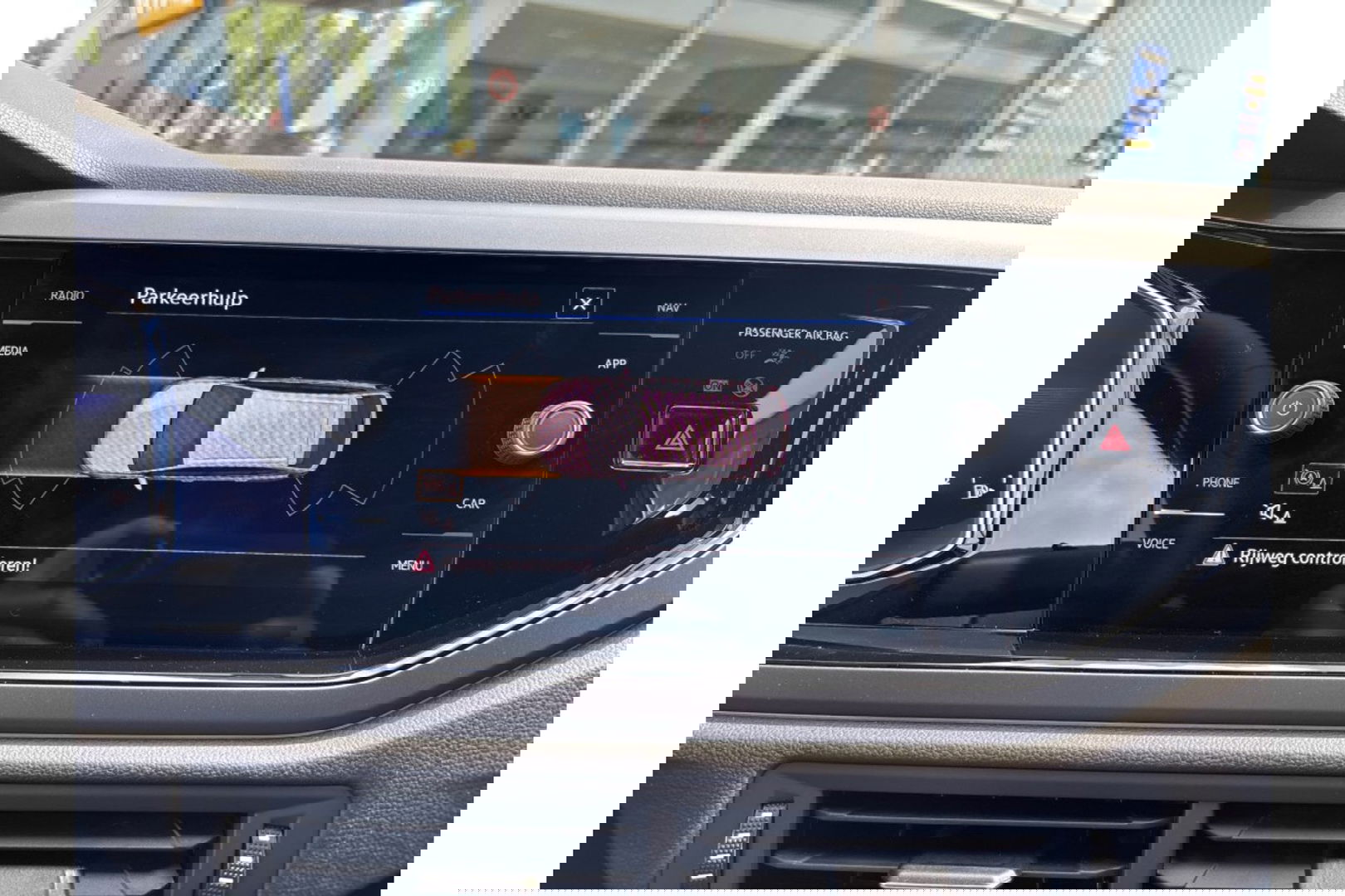 Volkswagen Taigo 1.0 TSI R-LINE AIRCO NAVI CARPLAY PDC STOELVERW.