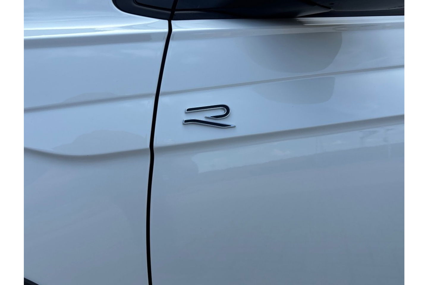 Volkswagen Taigo 1.0 TSI R-LINE AIRCO NAVI CARPLAY PDC STOELVERW.