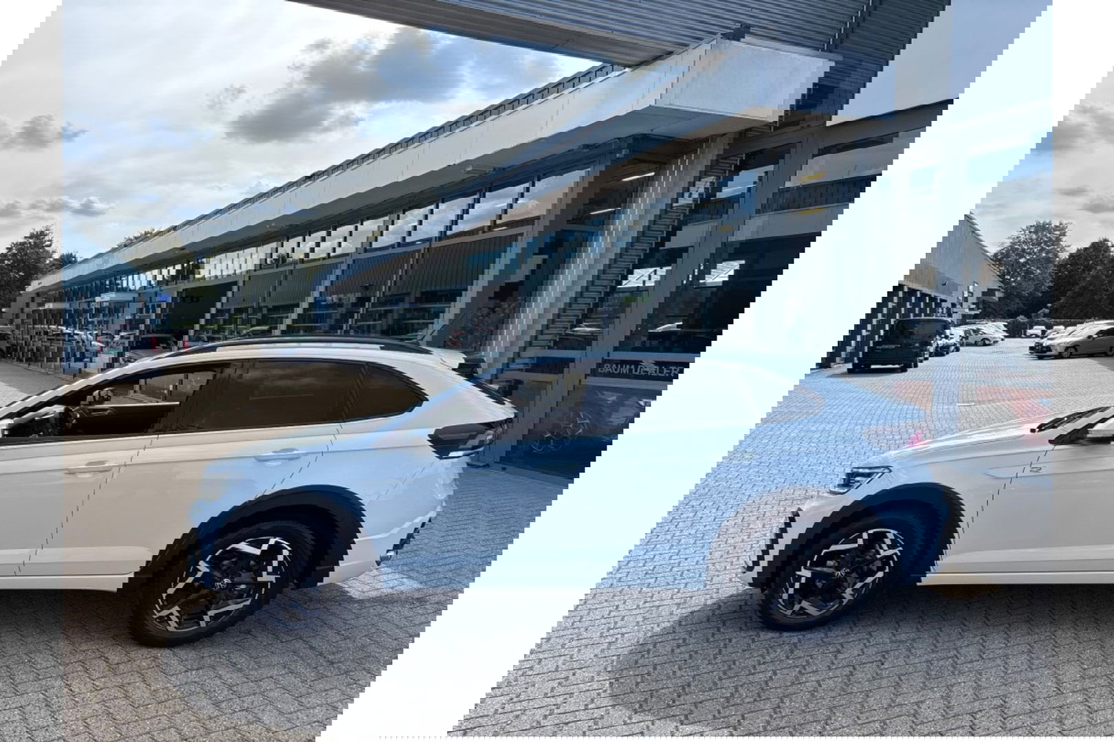 Volkswagen Taigo 1.0 TSI R-LINE AIRCO NAVI CARPLAY PDC STOELVERW.