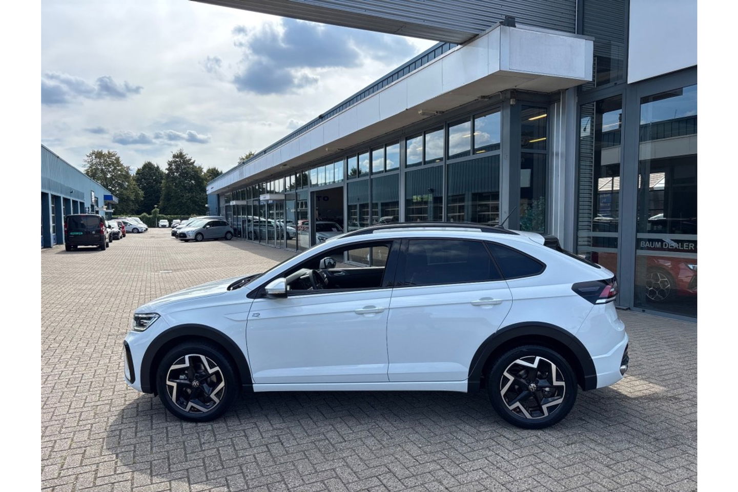 Volkswagen Taigo 1.0 TSI R-LINE AIRCO NAVI CARPLAY PDC STOELVERW.