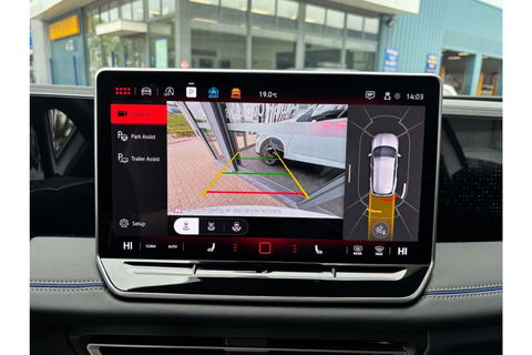 Volkswagen Tiguan 2.0 TDI R-LINE AUTOMAAT 150PK AIRCO NAVI BIGSCREEN PDC-CAMERA MASSAGE.