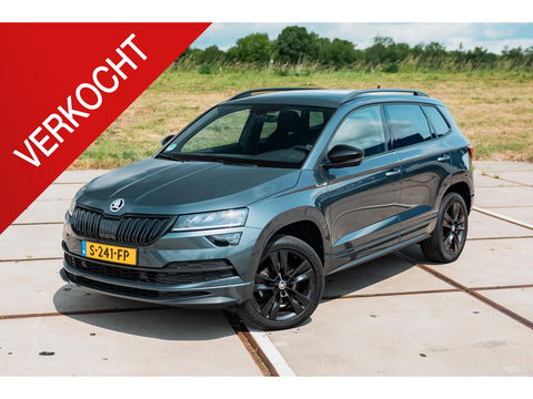 Škoda Karoq 1.5 TSI 150PK DSG Sportline | TREKHAAK | DIGI DASH  | CAMERA | ADAPTIVE CRUISE CONTROL | NAVI | ELEKTRISCH BEDIENBARE ACHTERKLEP