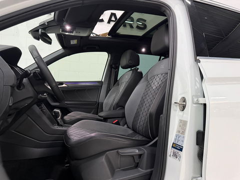 Volkswagen Tiguan 1.5 TSI R-Line Panoramadak, Applecarplay, Camera