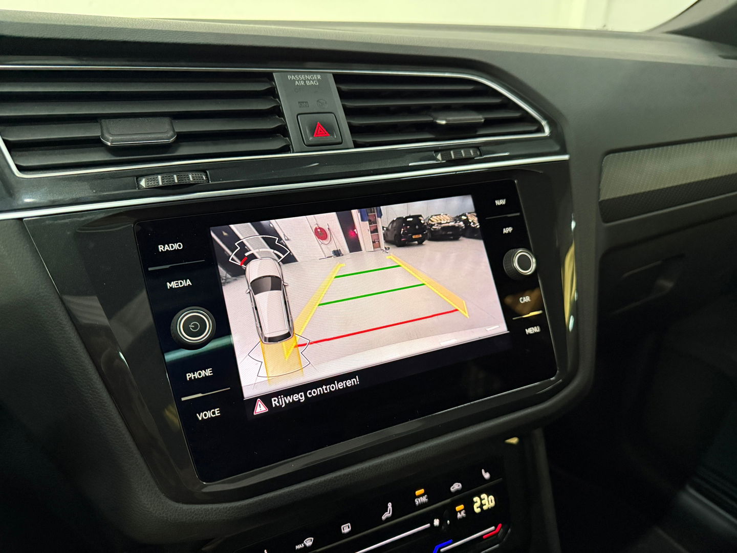 Volkswagen Tiguan 1.5 TSI R-Line Panoramadak, Applecarplay, Camera