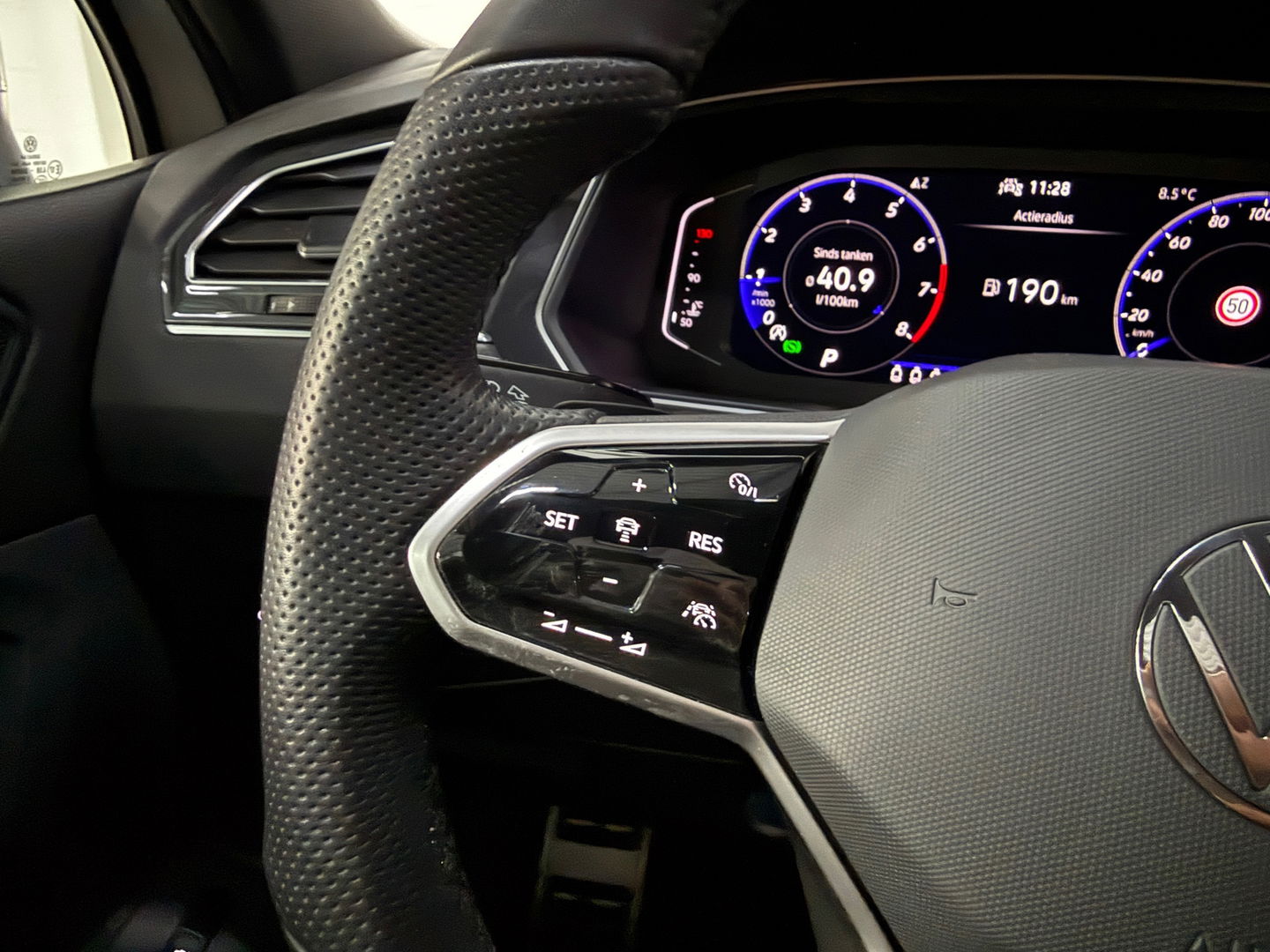 Volkswagen Tiguan 1.5 TSI R-Line Panoramadak, Applecarplay, Camera